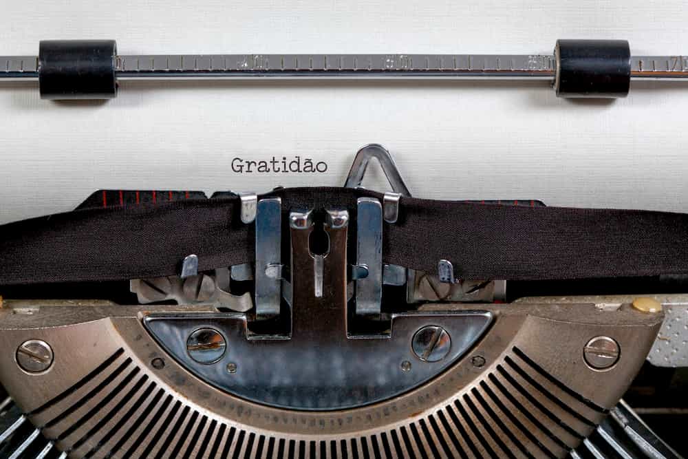 O silêncio valoriza a virtude da gratidão.