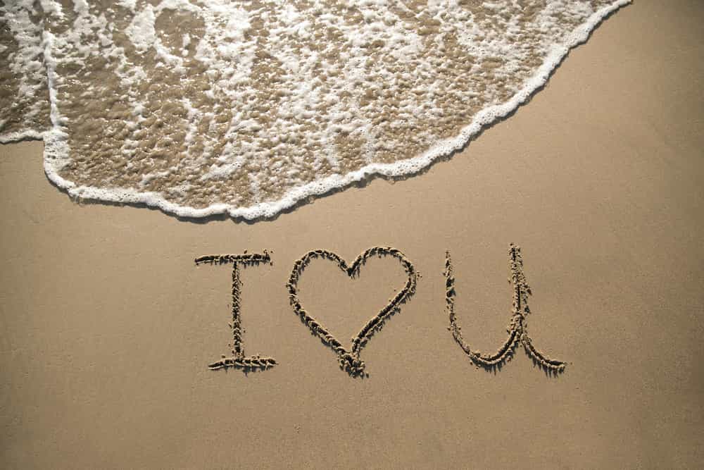 O amor é unilateral, não é recíproco.