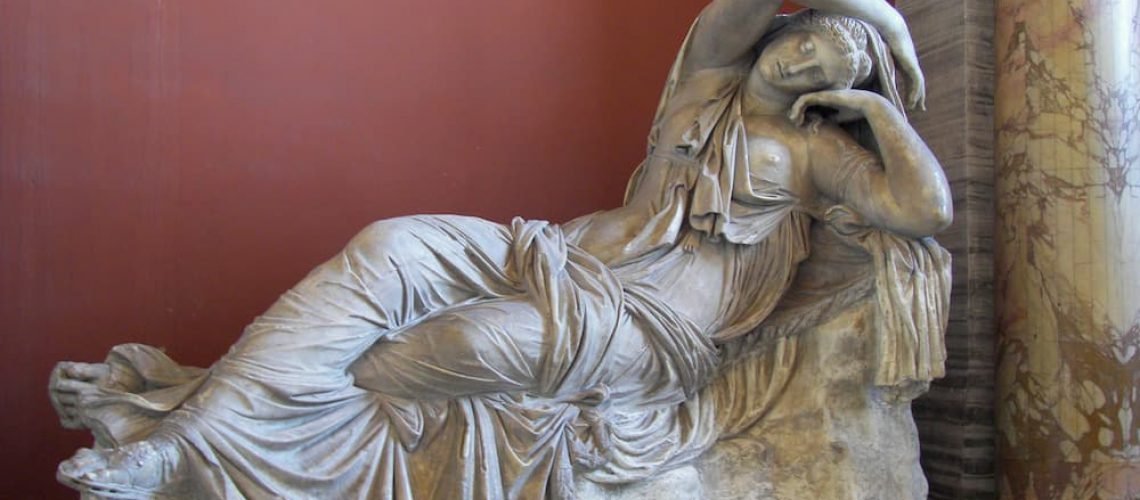 Quando Teseu chegou a Creta para enfrentar o Minotauro no labirinto, Ariadne se apaixonou pelo herói.